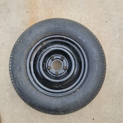 Neumático de repuesto Volvo 240 como nuevo usado Donut 242 244 245 740 940 Foto 1 de 4