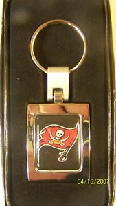 Tampa Bay Buccaneers Premium metal domed NFL key chain - Picture 1 of 1