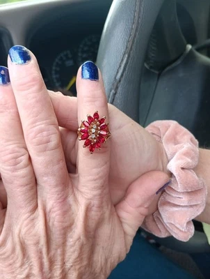 Anillo para mujer de oro 14 K GE 12 rubíes rojos con 3 diamantes talla 8 Foto 1 de 4