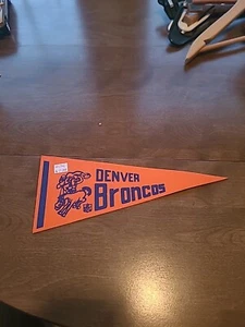 Nice Vintage 1960's 70's Denver Broncos 12" Felt Pennant - Picture 1 of 2