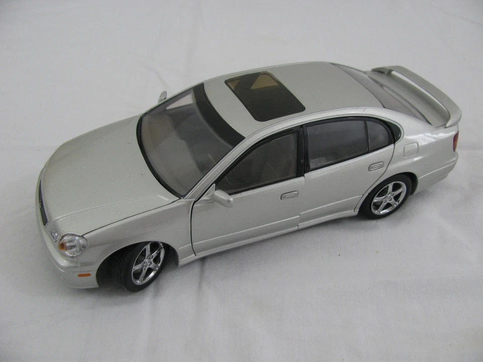 AUTOart 1/18 Diecast Plateado Lexus GS 400 Modelo Coche Concesionario Promo En muy buena condición Foto 1 de 4