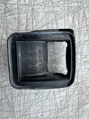 2004-2008 CHRYSLER CROSSFIRE FRONT DOOR STOPPER RUBBER BOOT COVER RIGHT SIDE OEM - Image 1 of 4