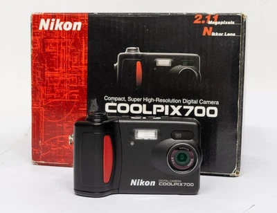 Rare and fully working Nikon Coolpix E700 digital camera boxed matching numbers! - Image 1 of 4