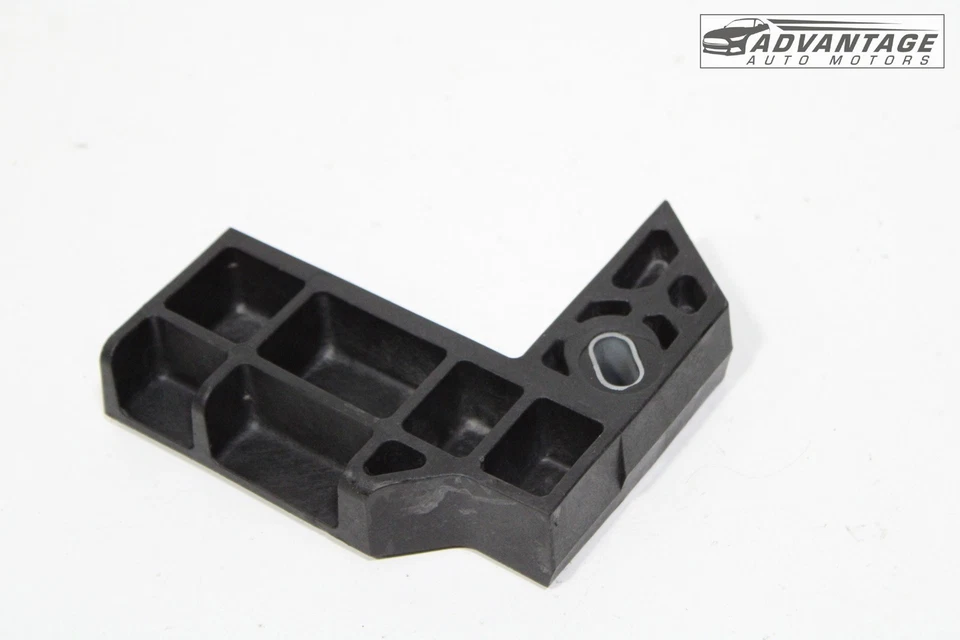 GMC SIERRA 2500 HD 2020-2025 doble cabina abrazadera de retención de batería OEM Foto 1 de 4