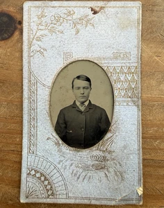 ANTIQUE AMERICAN GEM TINTYPE PHOTOGRAPH – CDV SIZE – “AMERICAN GEM VICTORIA - Picture 1 of 5