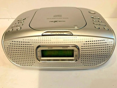 *DEFECT CD PLAYER* NEXXTECH ALARM CLOCK RADIO COMPACT DISC DIGITAL 1219771 AM FM - Image 1 of 4