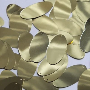 Oval Sequin 1.5" Pale Yellow Gold Metallic Loose Couture Paillettes - Picture 1 of 2