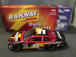 Action NASCAR 1/24 Auto Dale Jarrett #11 Rayovac Maximum 1999 Ford Taurus - Foto 1 di 11