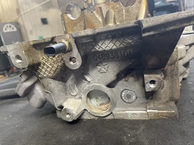 Culata lateral derecha Dodge, Chrysler, Jeep y Ram 3,6 L 04893810AF Foto 1 de 2