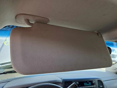 Used Left Sun Visor fits: 2007 Gmc Sierra 1500 pickup new style smooth door skin - Изображение 1 из 4