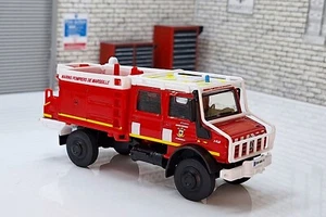 Motor de bomberos Mercedes UNIMOG U5000 modelo escala 1:50 - Imagen 1 de 6