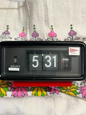 SEIKO Flip Clock Alarm DP 690T Red BlackVintage Working 100v 50 60Hz #2 Cover