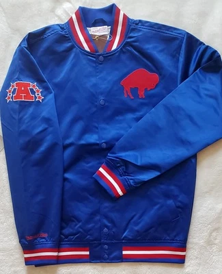 Chaqueta Buffalo Bills Mitchell & Ness Doble Plumón Satinado a Presión Completa Talla Grande Foto 1 de 4