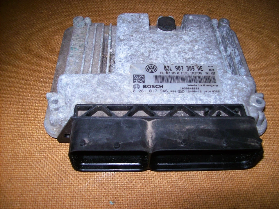 Centralina VW Passat 03L907309AE 2.0 TDI H28 0281017946 EDC17C46 2012 - Immagine 1 di 1