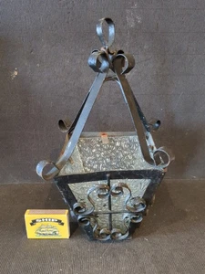 SMALL VINTAGE STYLE HANGING WROUGHT IRON & EMBOSSED CLEAR GLASS PANELED LAMP - Picture 1 of 7