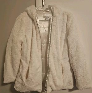 Amy Byer White Girls Faux Fur Coat Sz Med 10-12 - Picture 1 of 4
