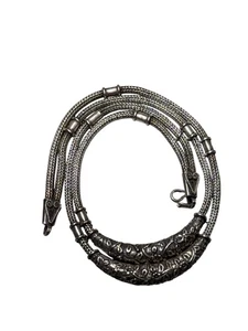 Antique Persian Tribal Silver Necklace — Heavy Double Foxtail, Hand-Chased Flora - Foto 1 di 11