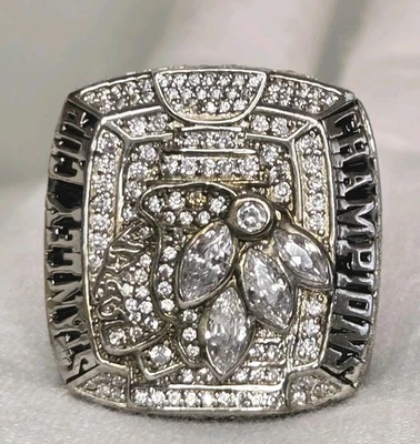 Anillo réplica Copa Stanley Chicago Blackhawks 2010 - Kane #88 exhibición coleccionable Foto 1 de 4
