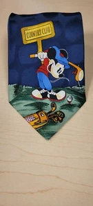 Mickey Mouse Seidenkrawatte Mickey Golf Country Club 58" × 4" blau rot gelb grün - Bild 1 von 3