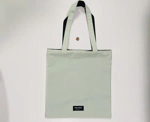 Bolso de hombro Prada Beauty reversible verde claro y negro - Imagen 1 de 6
