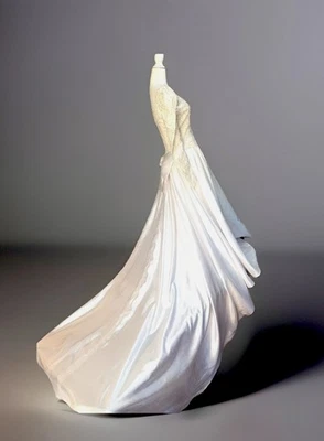 NWT 1980s Mary’s Bridal Beaded Lace Satin Cathedral Train Wedding Gown Sz 10 - Image 1 of 4