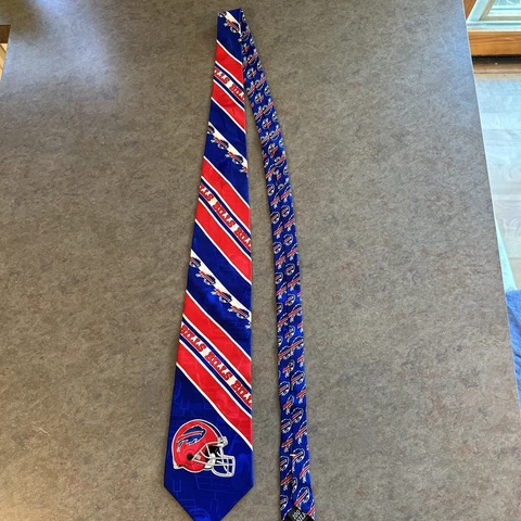 Buffalo Bills NFL Football Silk Neck Tie 1996 Very RARE  Vintage Clean Helmet Cover