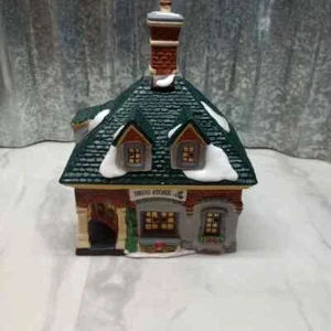 Heartland Valley Village Deluxe Porzellan beleuchtetes Haus Drogerie Weihnachten - Bild 1 von 5