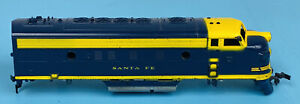 Mantua/Tyco 4015 HO Scale Santa Fe Diesel Locomotive Blue & Yellow Shell Vintage
