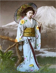 GEISHA GIRL ASIAN KIMONO UMBRELLA TINT PHOTOGRAPH VINTAGE JAPANESE CANVAS PRINT - Picture 1 of 1