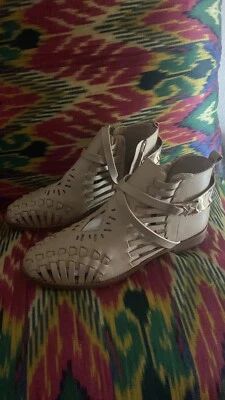 Botines Ivy Kirzhner beige - talla 8. Nuevo  Foto 1 de 4