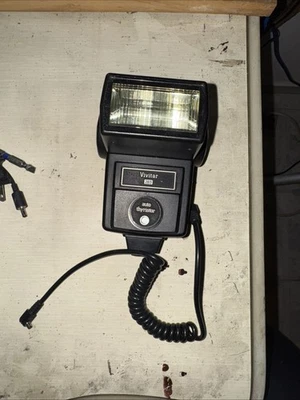 Vivitar 283 Auto Thyristor Universal Electronic Shoe Mount Tilt Camera Flash - Image 1 of 4