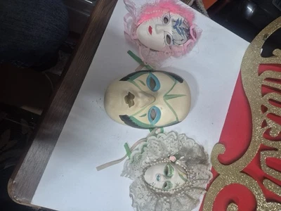 Juego De Máscaras PARED Estilo MARDI GRAS DECORADAS PINTADAS A MANO Cerámica/Arcilla Brillo Foto 1 de 4