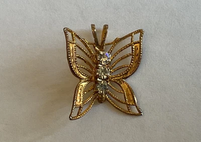 rolled gold filled butterfly in motion pendant with rhinestones 5/8” Foto 1 de 2