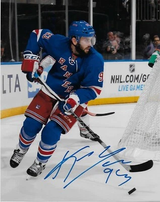 Foto original autografiada de Keith Yandle de los New York Rangers 8x10 Foto 1 de 2