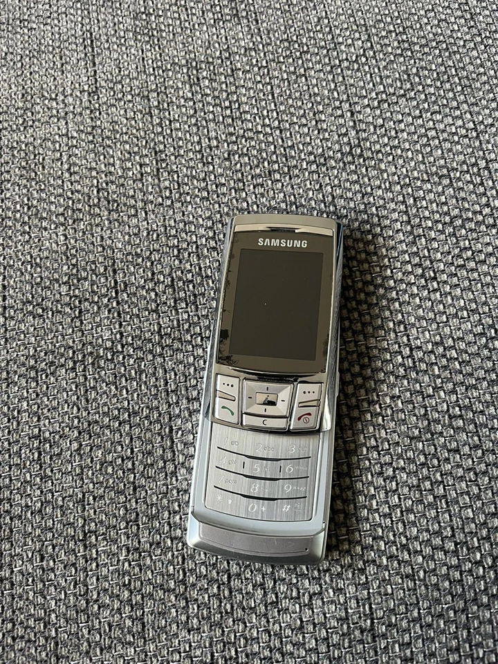 Samsung D840 Slide Mobile Phone Spares Or Repair Very Rare - Image 1 of 4