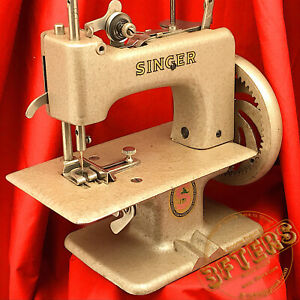 GOLD SINGER SEWHANDY 20 Child Toy Sewing Machine 20-10 Restored by 3FTERS