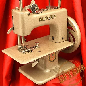 GOLD SINGER SEWHANDY 20 Child Toy Sewing Machine 20-10 Restored by 3FTERS - Picture 1 of 11