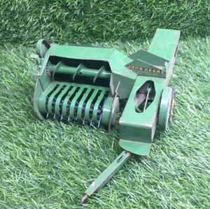 Vintage 1:16 Scale Ertl ESKA John Deere Diecast Square Hay Baler. E1 - Picture 1 of 8