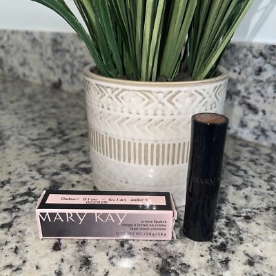 LÁPIZ LABIAL MARY KAY AMBER GLOW CREME - Nuevo, en Caja Foto 1 de 2