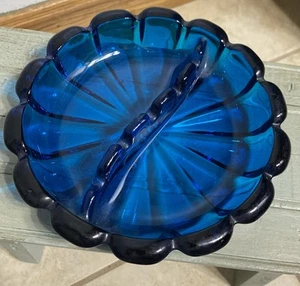 Vintage schwerer azurblauer Kunstglas Aschenbecher gewellter Rand Wikinger gebraucht - Bild 1 von 4