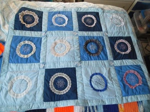 Handgefertigte kleine Decke mit Kissenbezug, Spitze, Handstickerei - Bild 1 von 8