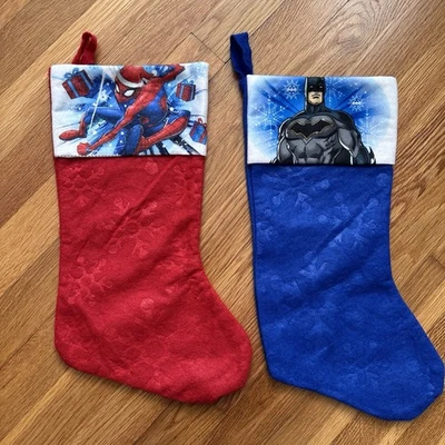 "Juego de 2 Medias de Navidad Marvel y DC Spider-Man y Batman - 16"" Fieltro Vacaciones" Foto 1 de 4