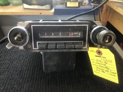 Chevrolet Chevelle 1973-1976, Malibu El Camino Am radio pulsador con una perilla Foto 1 de 4