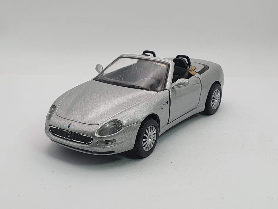 Maserati 3200 Cabriolet New Ray 1/32 - Immagine 1 di 4