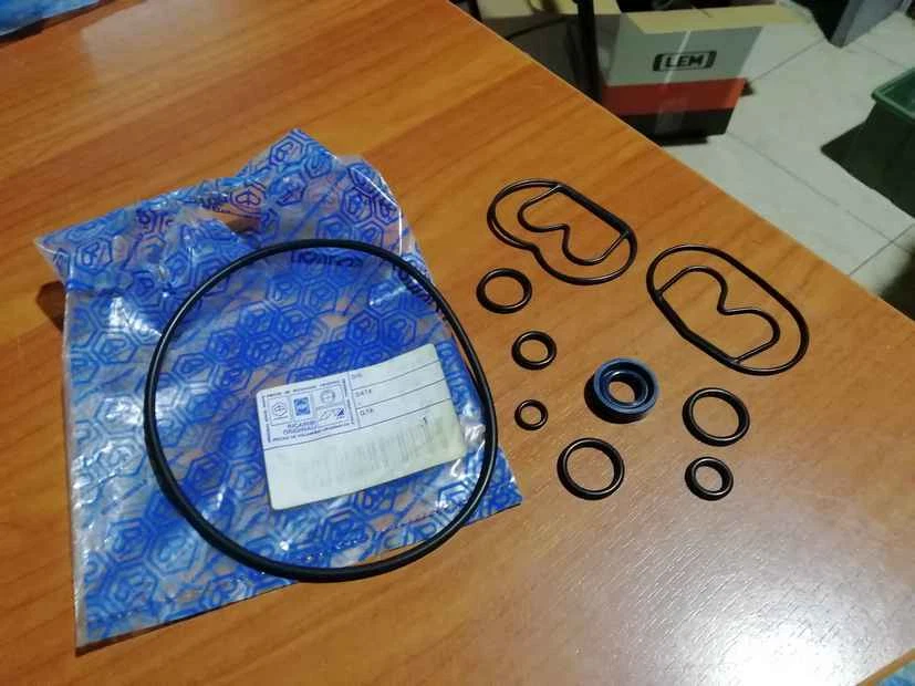 KIT SERIE GUARNIZIONI POMPA RIBALTABILE PER PIAGGIO APE TM 703 154634 NUOVO - Immagine 1 di 1