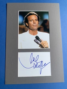 Tarjeta postal/autógrafo de passepartout 20x30 firmado en persona JULIO IGLESIAS - Imagen 1 de 2