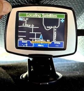 Garmin StreetPilot c330 GPS Navigator Bundle w/ Auto Mount ~ No Power Cable - Picture 1 of 10