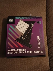 Cooler Master Riser Cable PCIe 4.0 x 16 200mm V2 - MasterAccessory, EMI Shielded - Picture 1 of 2