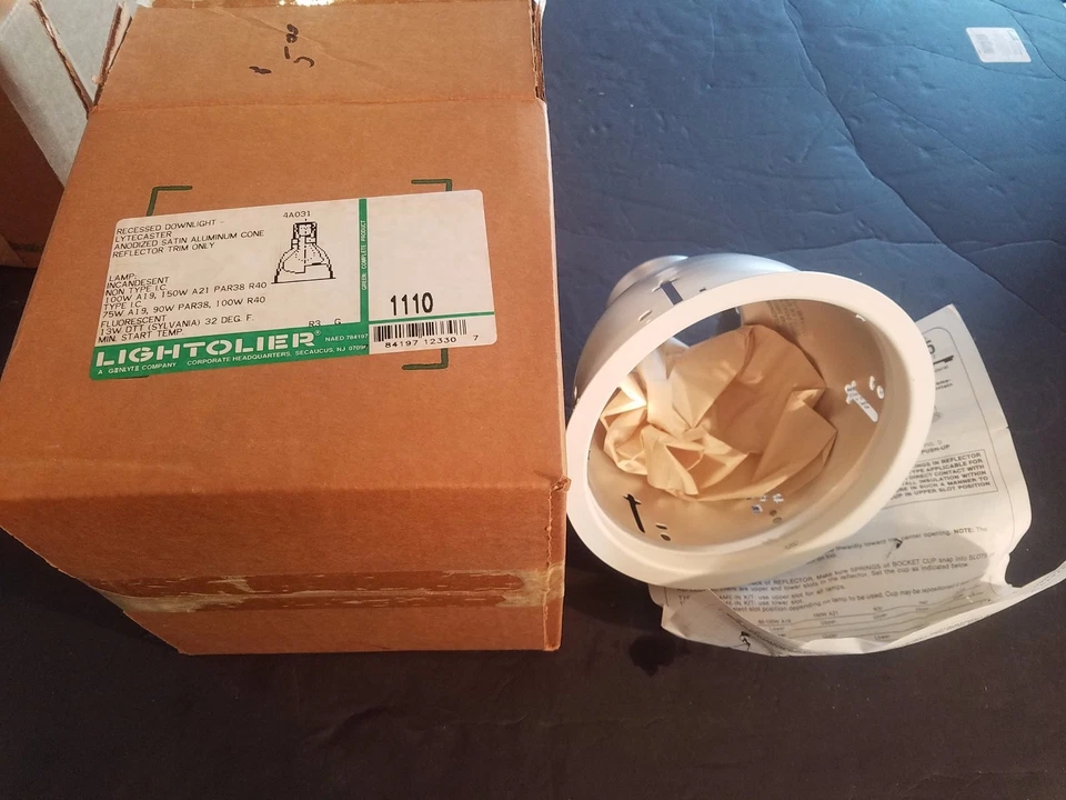 NEW IN BOX LIGHTOLIER 1110 - Image 1 of 4