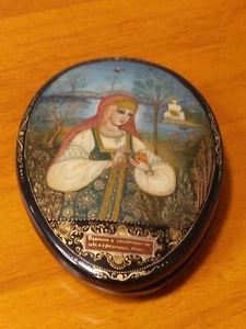 Russian Laquer Box Signed KZASNOV School Of Mystera GIRL WITH EASTER EGG Hinged - Picture 1 of 17